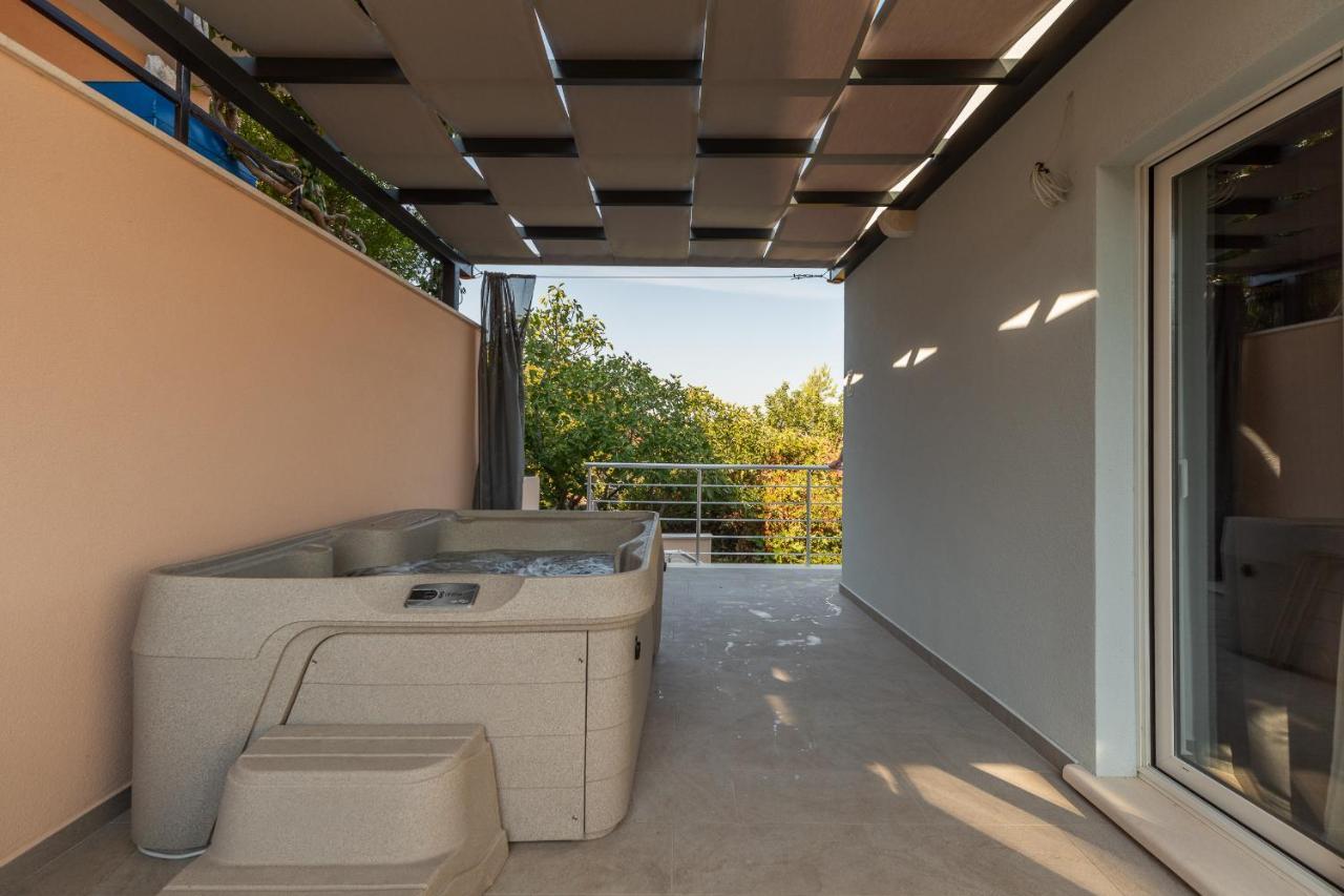 Vila Apartments Marina Blato  المظهر الخارجي الصورة