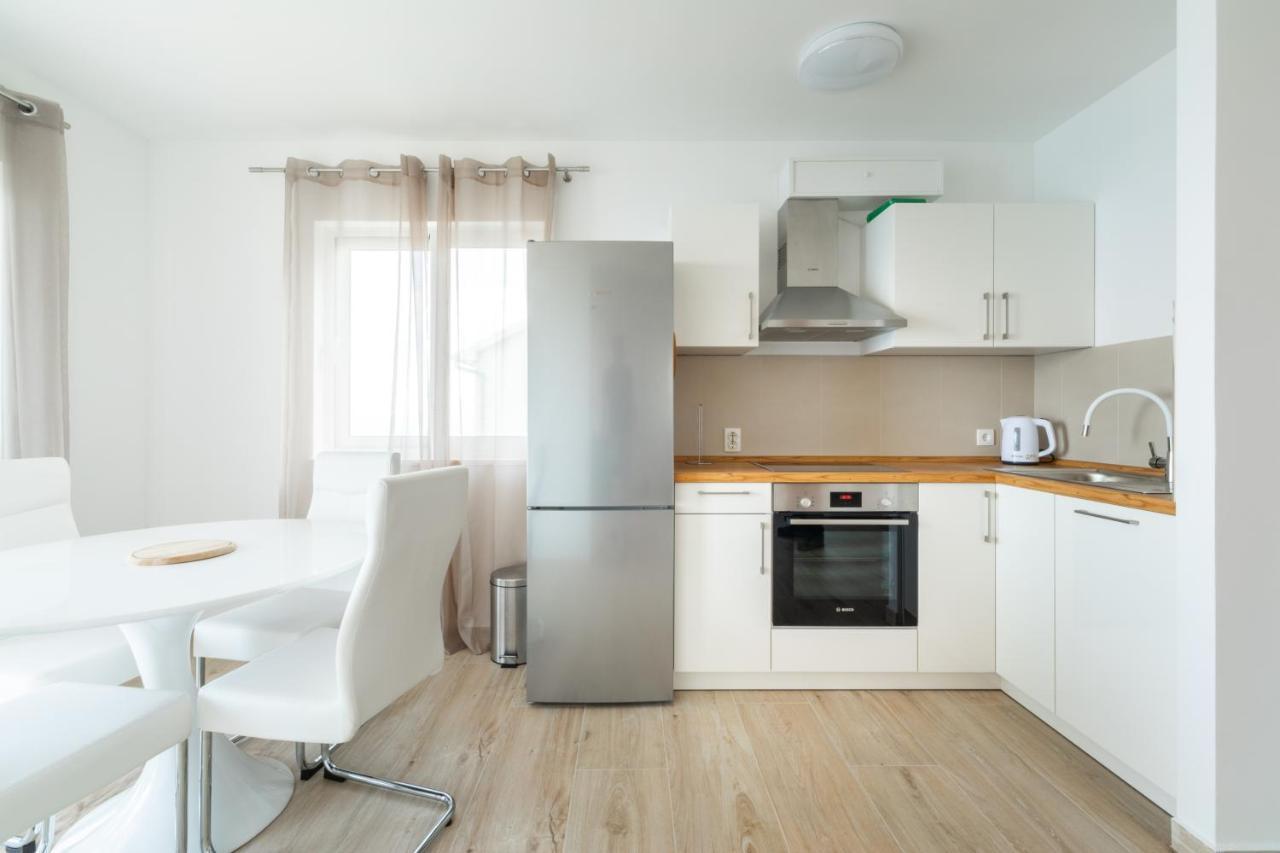 Vila Apartments Marina Blato  المظهر الخارجي الصورة