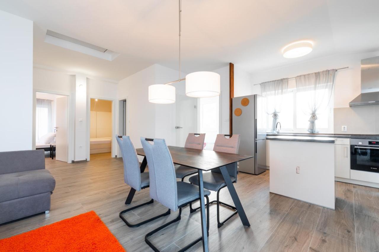 Vila Apartments Marina Blato  المظهر الخارجي الصورة